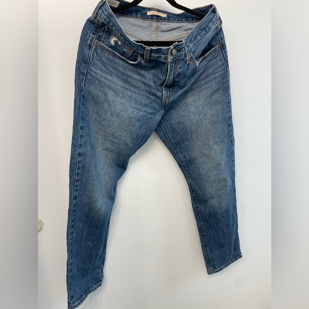 EUC Women’s Levi Jeans